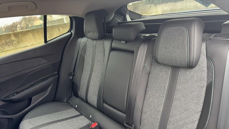 Peugeot 408 1.2 Puretech 130 Eat8 Allure - 5 places Automatique