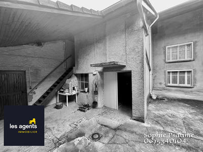 Maison - 240 m² - 10 pièces