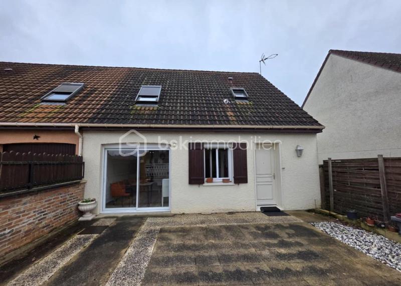 Maison traditionnelle - 96 m² - 5 pièces