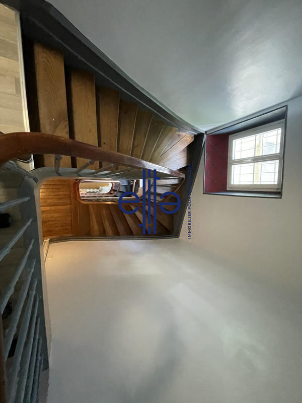 Maison - 278 m² - 10 pièces