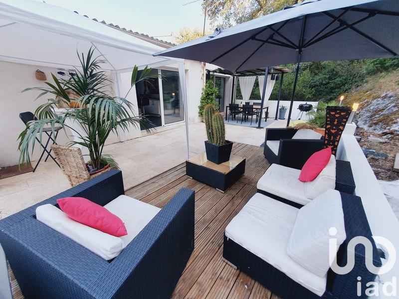 Maison - 220 m² - 8 pièces