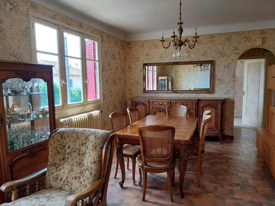 Maison - 180 m² - 8 pièces