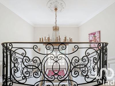 Maison - 283 m² - 9 pièces