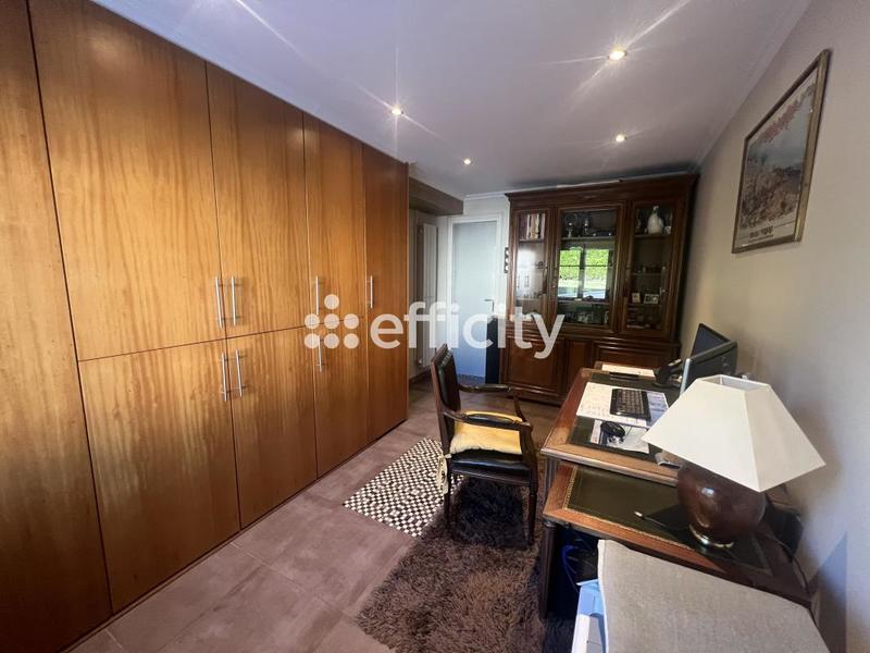 Pavillon - 167 m² - 6 pièces