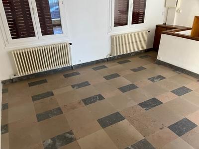 Local commercial - 89 m² - 3 pièces