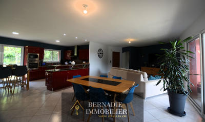 Maison - 133 m² - 5 pièces