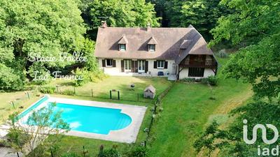 Maison - 248 m² - 9 pièces