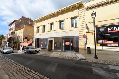 Local commercial - 200 m²
