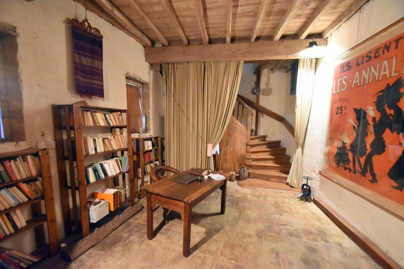 Maison - 300 m² - 8 pièces