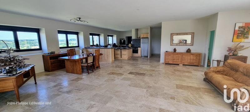 Maison - 215 m² - 7 pièces