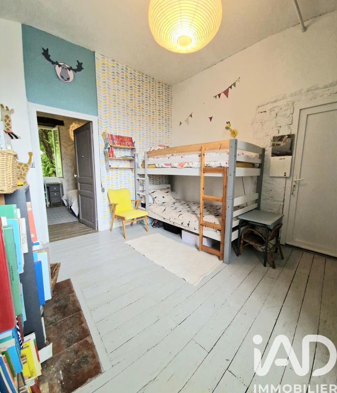 Maison - 210 m² - 6 pièces