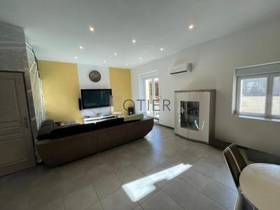 Maison - 240 m² - 6 pièces