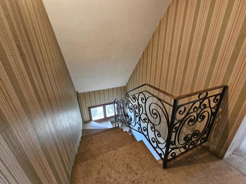 Maison - 165 m² - 8 pièces