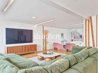 Villa - 208 m² - 9 pièces