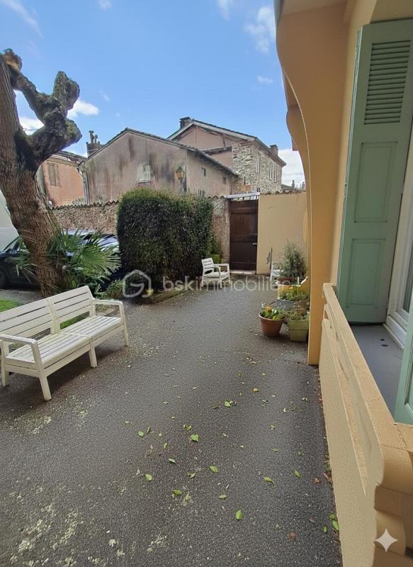 Demeure - 139 m² - 6 pièces