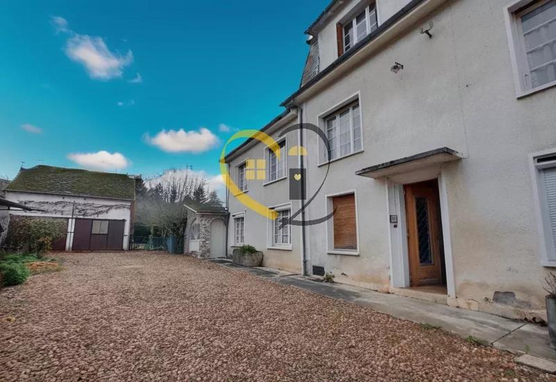 Maison - 268 m² - 11 pièces