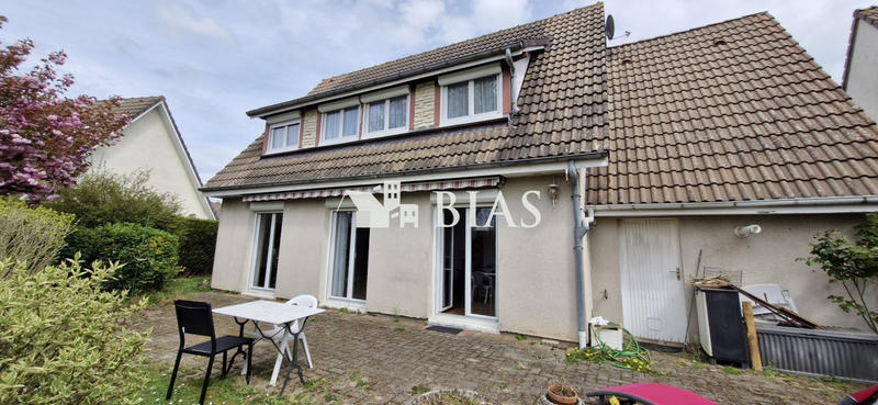 Maison - 98 m² - 4 pièces