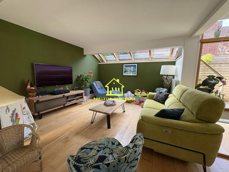 Maison - 201 m² - 6 pièces