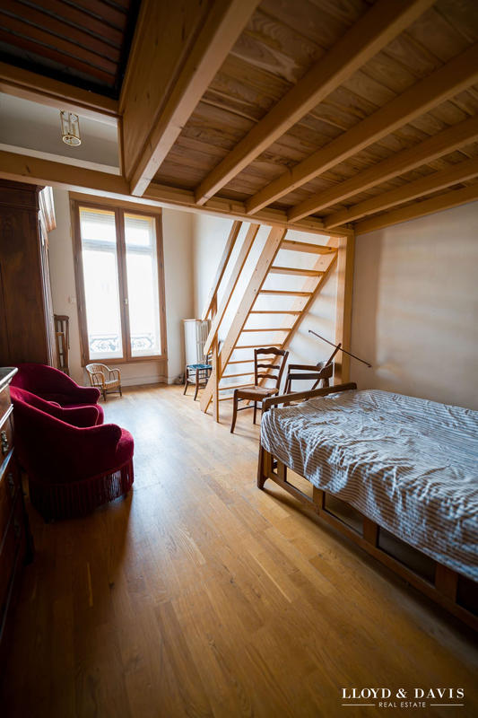 Appartement - 175 m² - 7 pièces