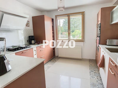 Maison - 143 m² - 5 pièces