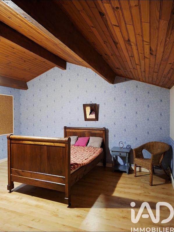 Maison - 232 m² - 7 pièces