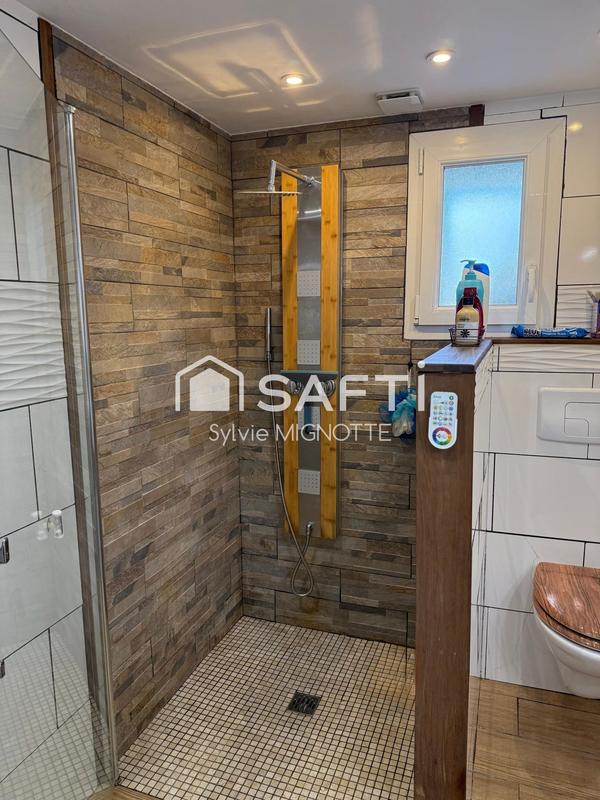 Maison - 230 m² - 9 pièces