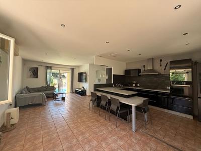 Maison - 135 m² - 6 pièces