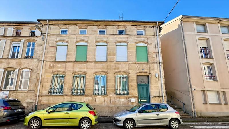 Appartement - 88 m² - 6 pièces