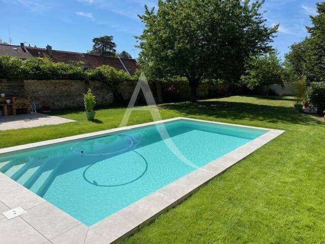 Maison - 200 m² - 6 pièces