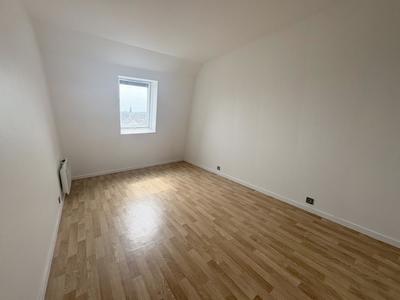 Appartement - 96 m² - 4 pièces