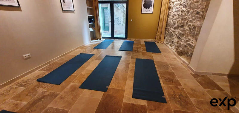 Maison - 615 m² - 16 pièces