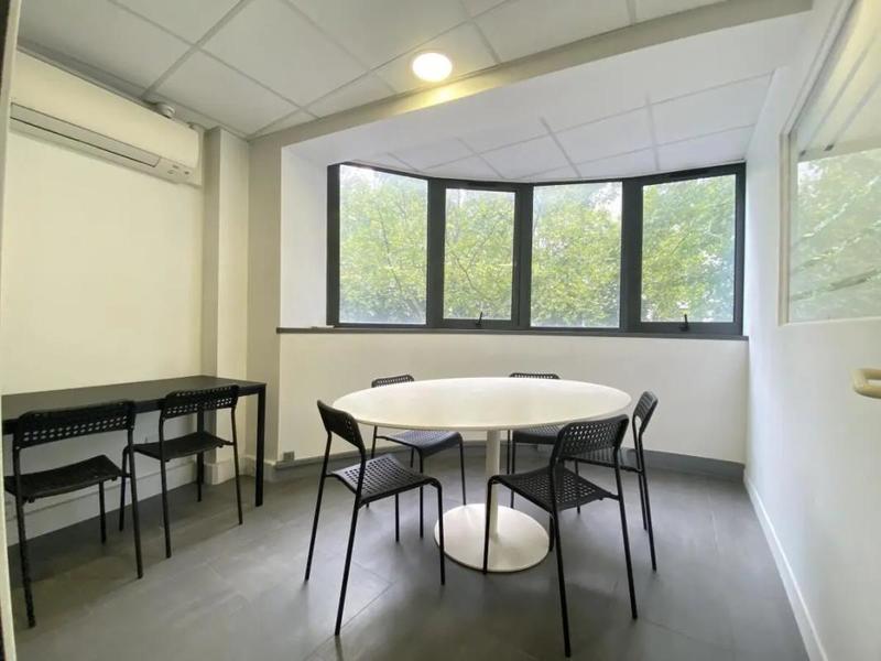 Bureau - 75 m²