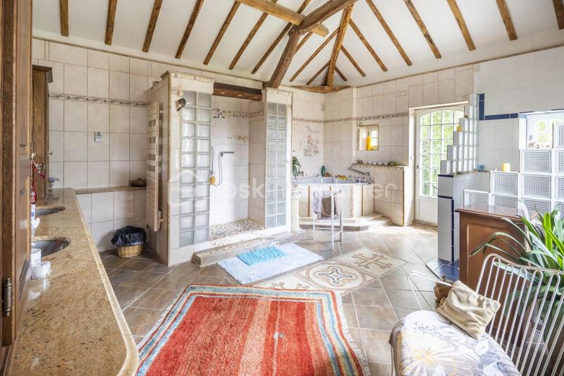 Maison - 400 m² - 12 pièces