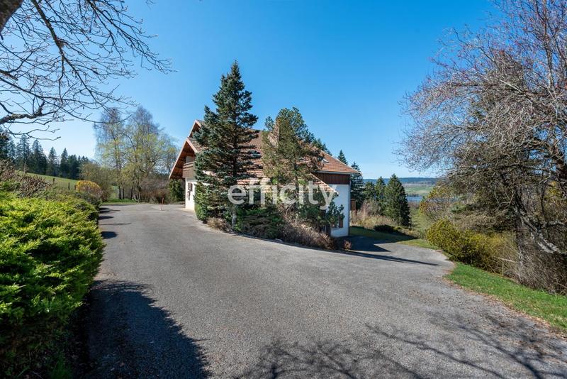 Maison - 450 m² - 10 pièces