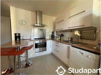 Chambre - 13 m² - 1 pièce