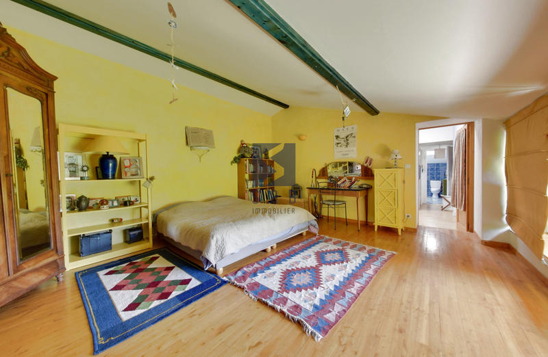 Propriété - 395 m² - 15 pièces