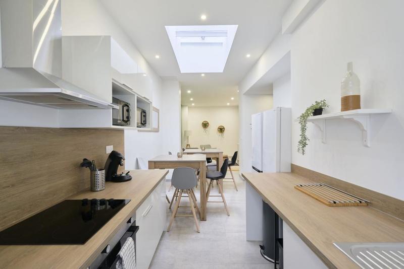 Maison - 143 m² - 9 pièces