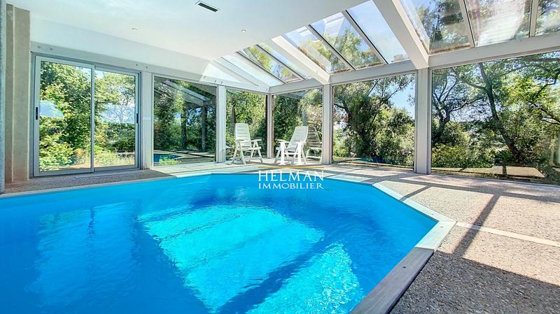 Maison - 468 m² - 10 pièces