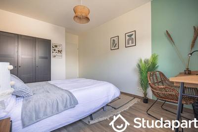 Chambre - 11 m² - 1 pièce