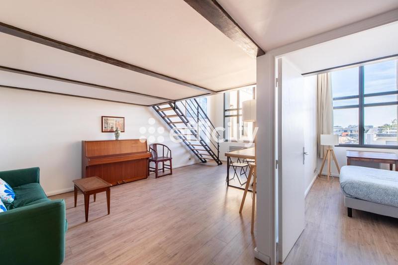 Loft - 90 m² - 3 pièces