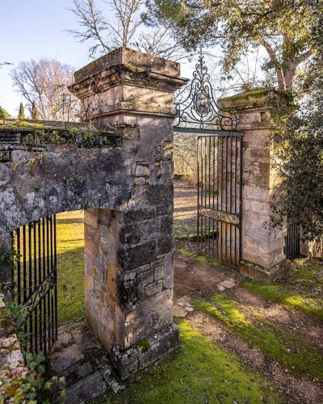 Château - 550 m² - 15 pièces