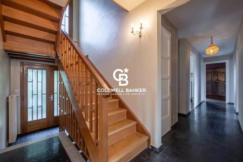 Maison - 206 m² - 10 pièces