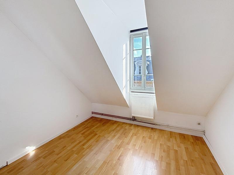 Appartement ancien - 121 m² - 6 pièces