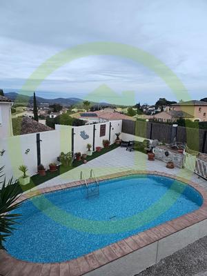 Maison - 140 m² - 4 pièces