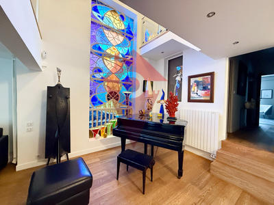 Maison - 204 m² - 9 pièces