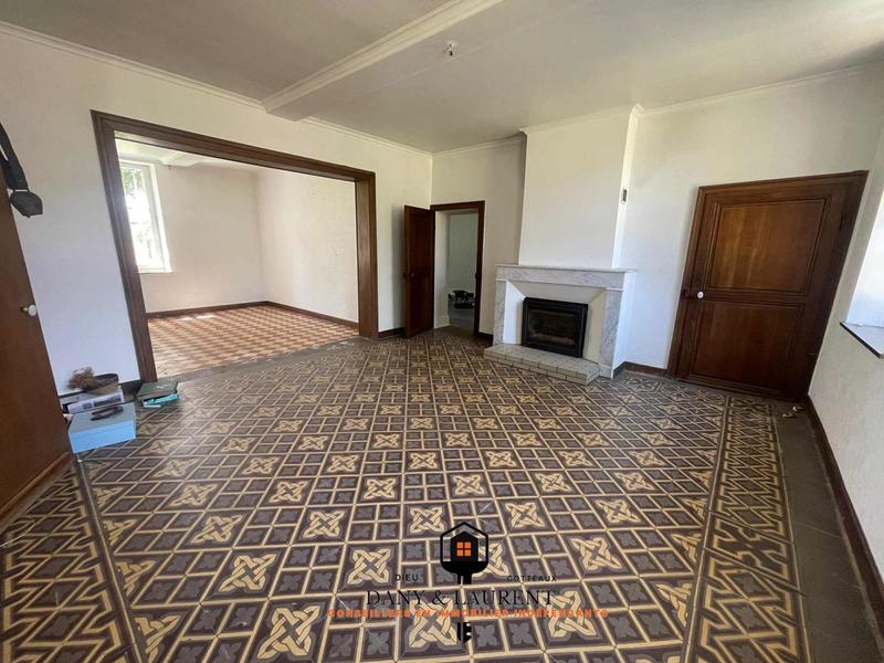 Maison - 370 m² - 8 pièces