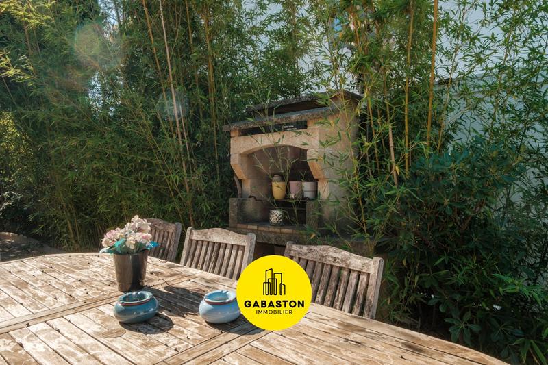 Maison - 255 m² - 6 pièces