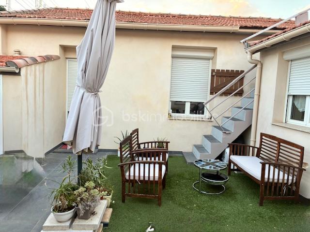 Maison - 99 m² - 4 pièces