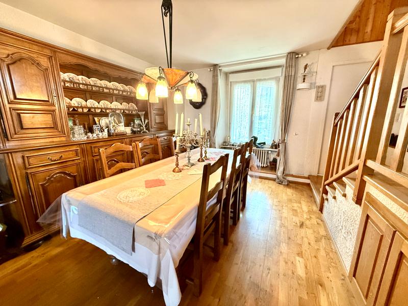 Maison - 210 m² - 5 pièces