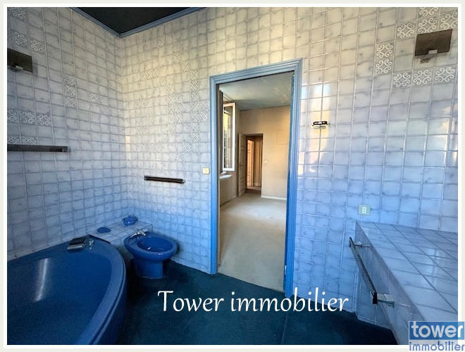 Maison - 180 m² - 7 pièces